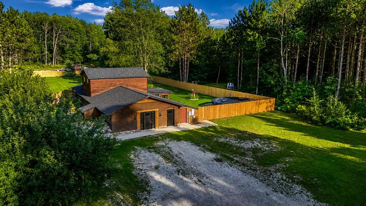 Property Photo: 565 Cloverleaf Lane MI 48629