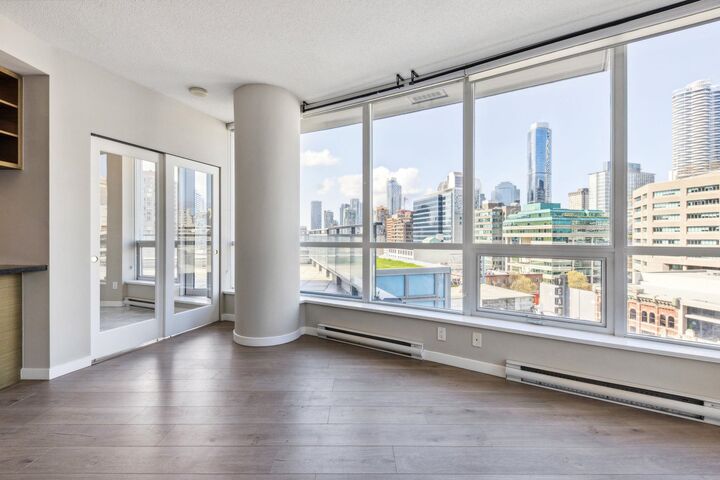 Property Photo:  833 Seymour Street 806  BC V6B 0G4 