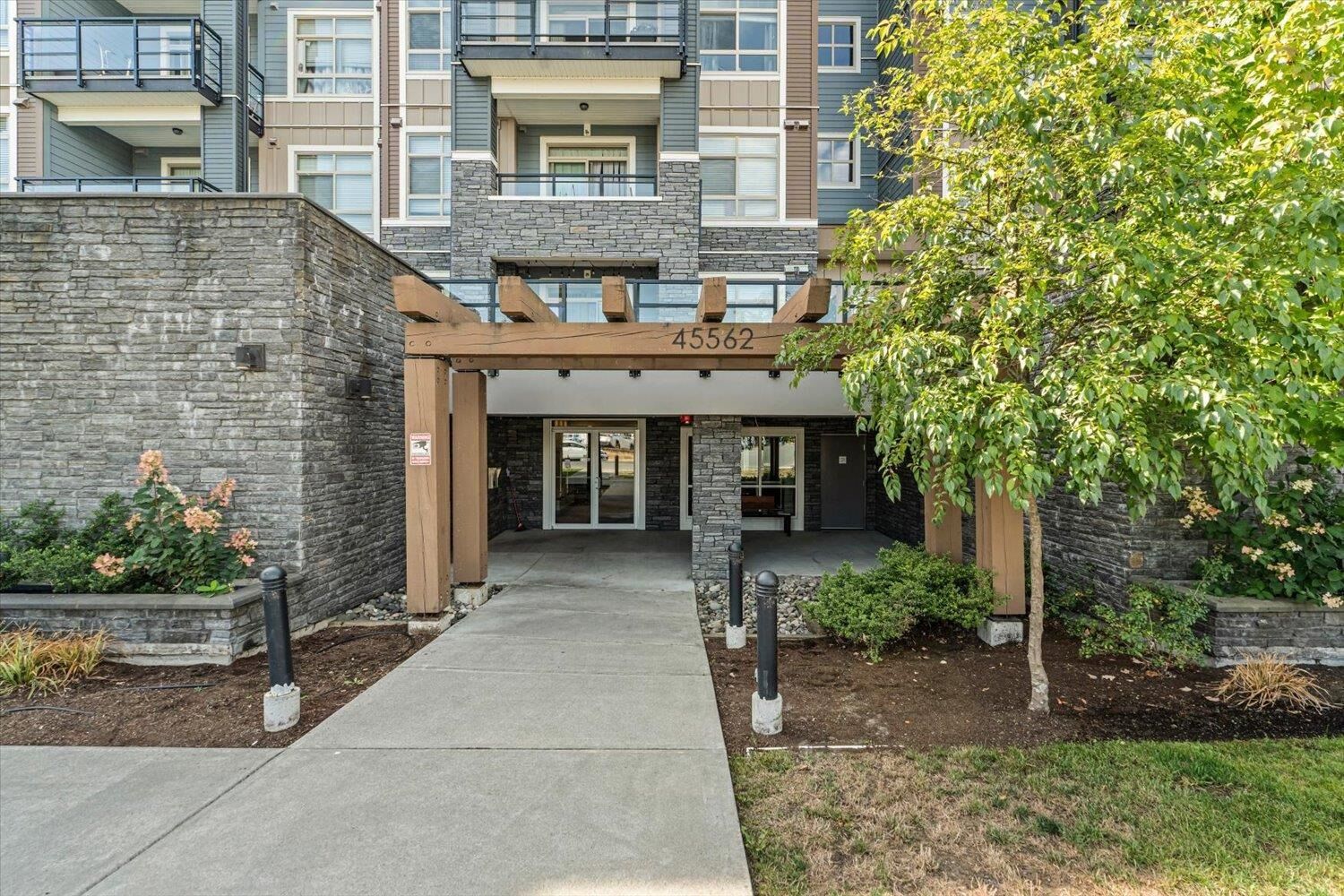 Property Photo:  45562 Airport Road 501  BC V2P 0J8 