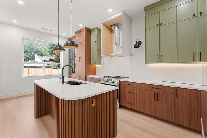 Photo de la propriété:  11365 86 Avenue 2  BC V4C 2X1 
