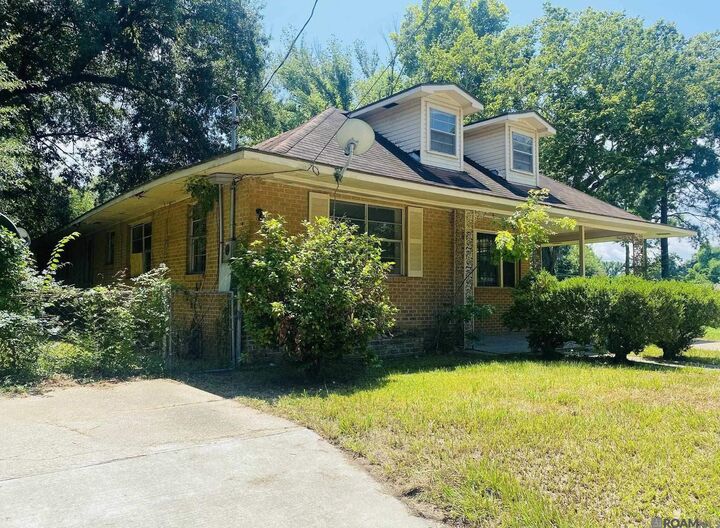 Property Photo:  2758 Badley Rd  LA 70807 
