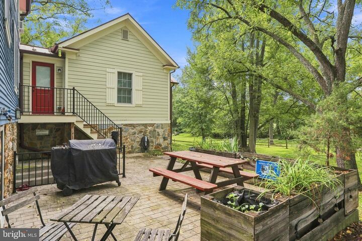 Property Photo: 34141 Snickersville Turnpike VA 20135