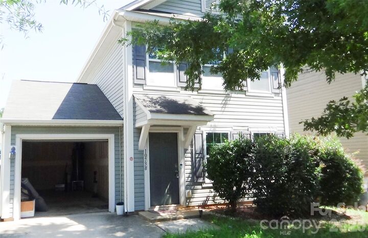 Property Photo: 10738 Derryrush Drive NC 28213