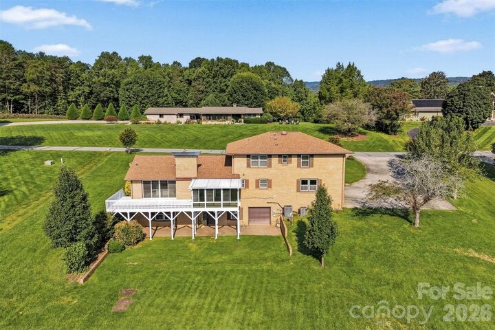 Property Photo:  2796 Lakeview Drive  NC 28645 