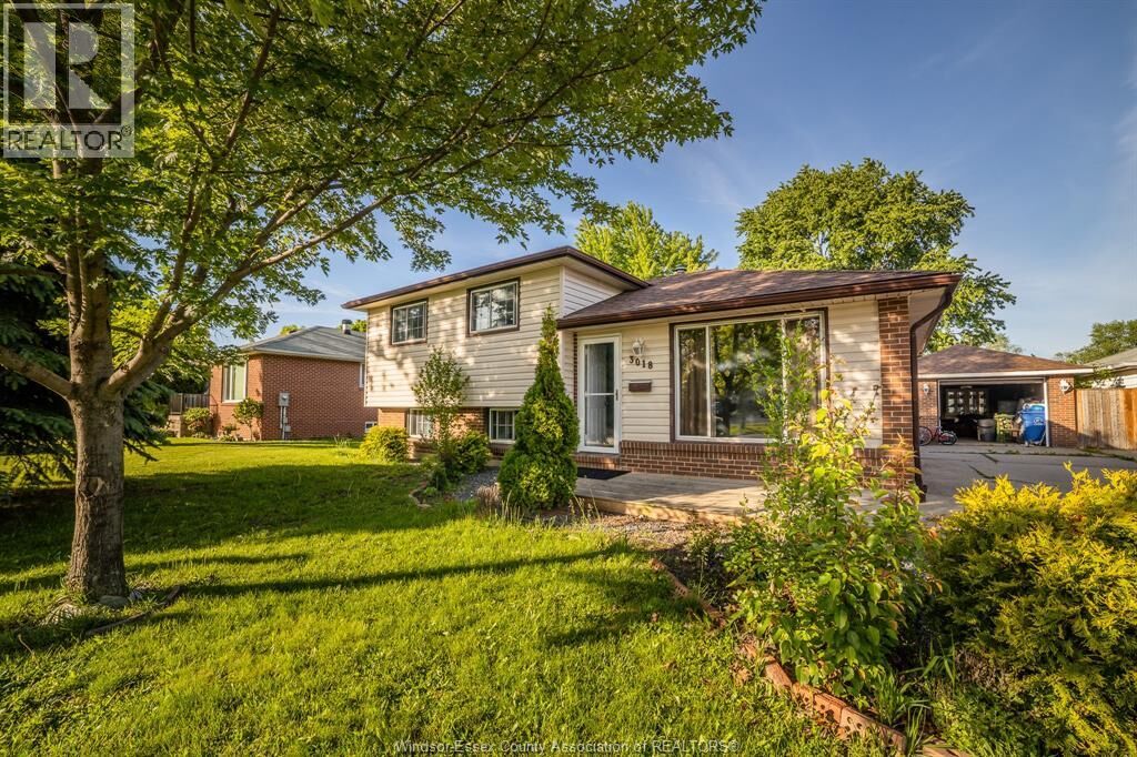 Property Photo: 3018 Grandview Street ON N8T 2L9