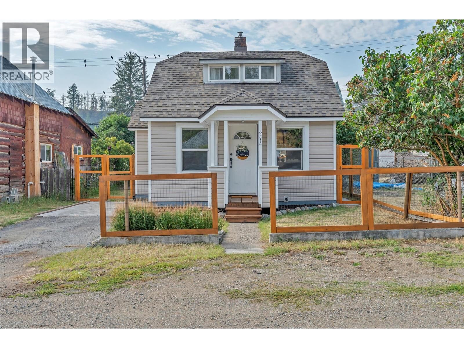 Property Photo:  274 Angela Avenue  BC V0X 1W0 