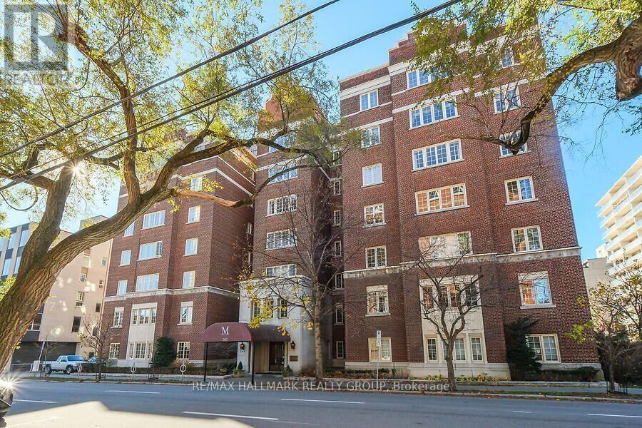 Property Photo:  260 Metcalfe Street 2C  ON K2P 1R6 