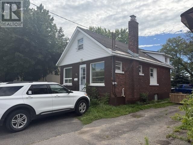 Property Photo:  37 Albert St E  ON P6A 2H7 