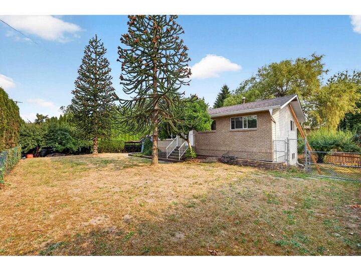 Photo de la propriété:  21355 Old Yale Road  BC V3A 4M6 
