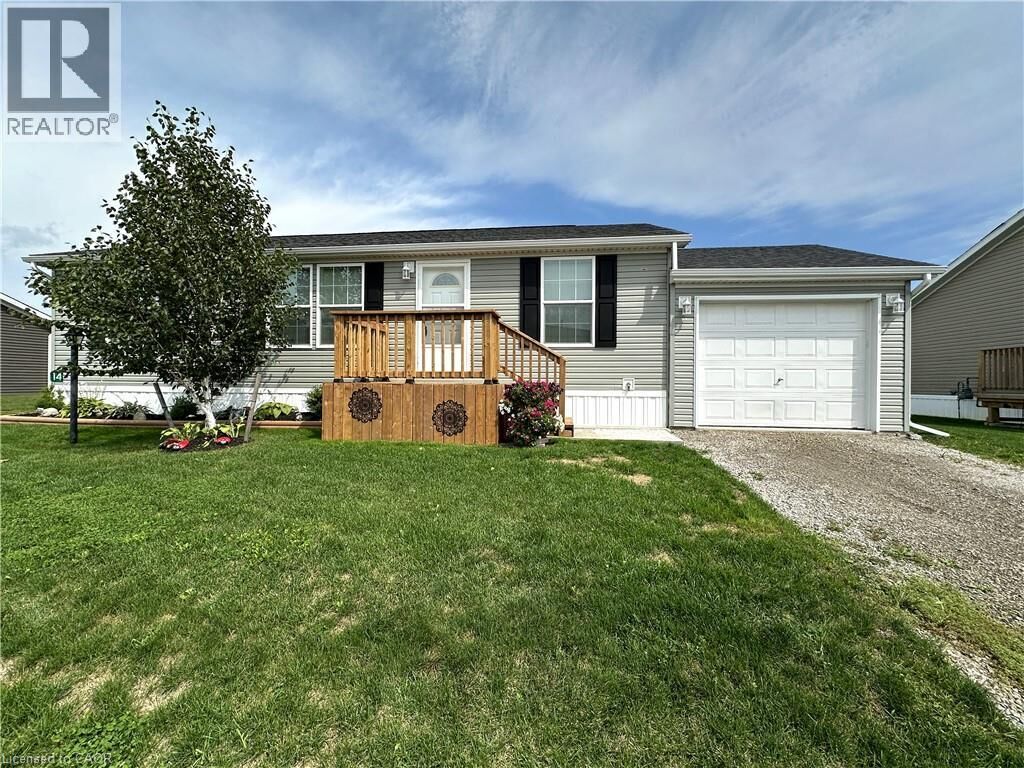 Property Photo: 14 Copper Beech Drive ON N0A 1L0