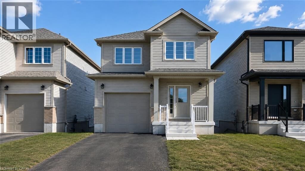 Property Photo:  257 Benninger Drive Upper  ON N2E 0K1 