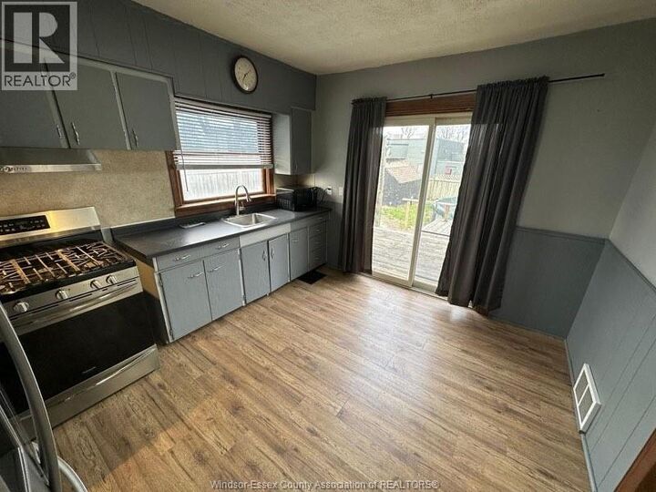 Property Photo:  328 John B Avenue  ON N9C 3G2 