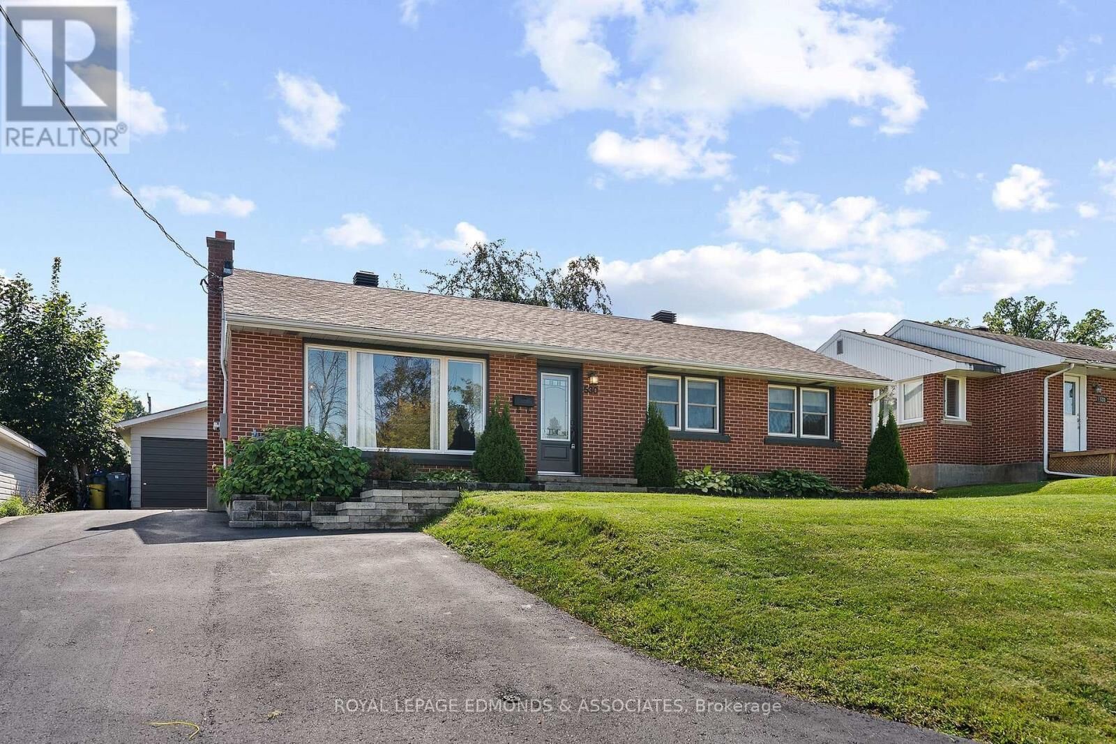 Property Photo:  530 Alfred Street  ON K8A 3B7 