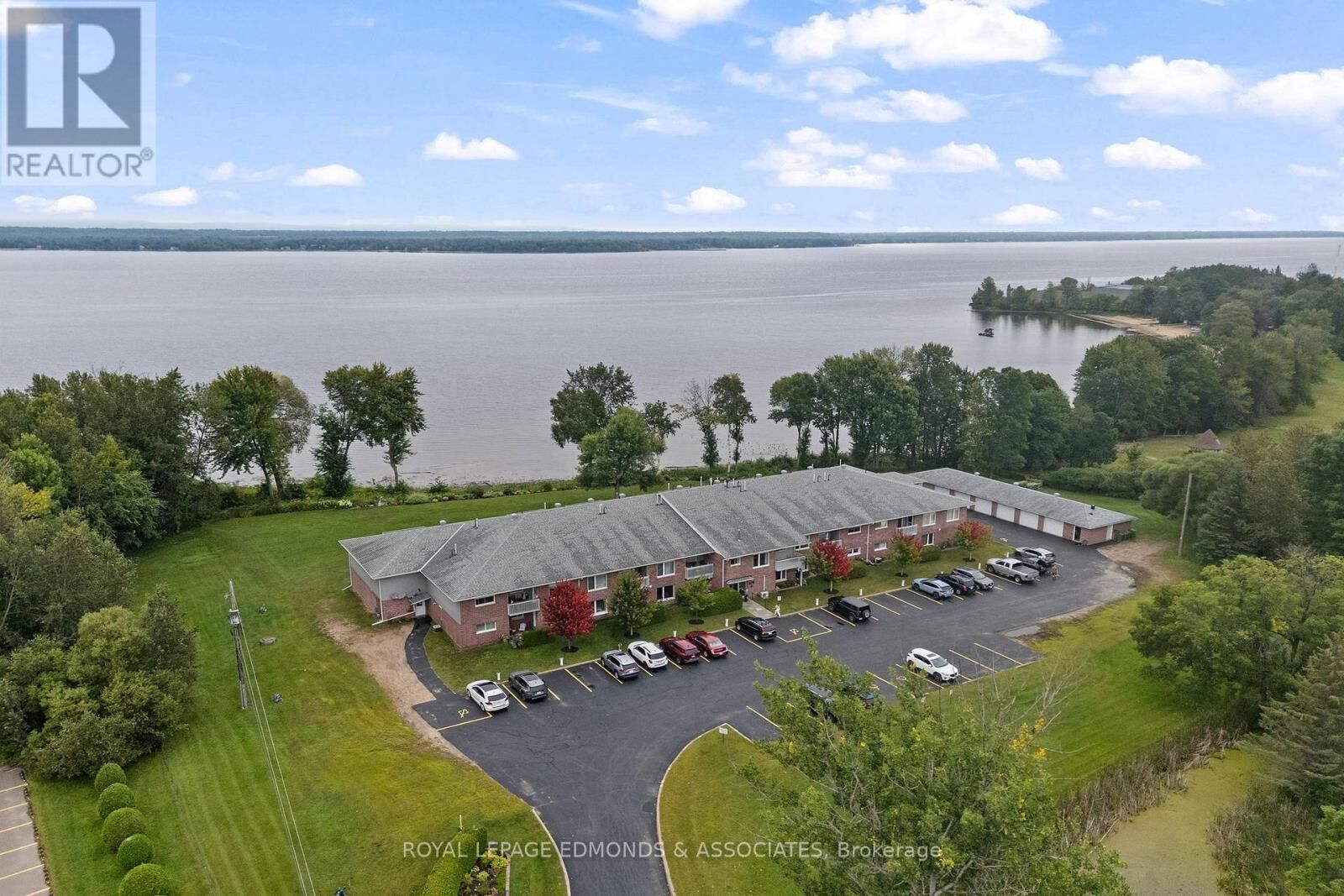 Property Photo:  1 Crandall Street 212  ON K8A 8M6 