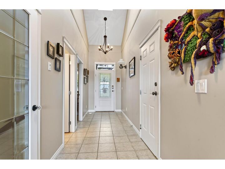 Photo de la propriété:  2842 Whatcom Road 21  BC V3G 3B8 