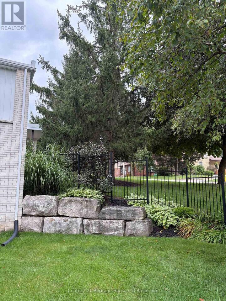 Property Photo: 231 Wellington Street North ON N4S 6S1