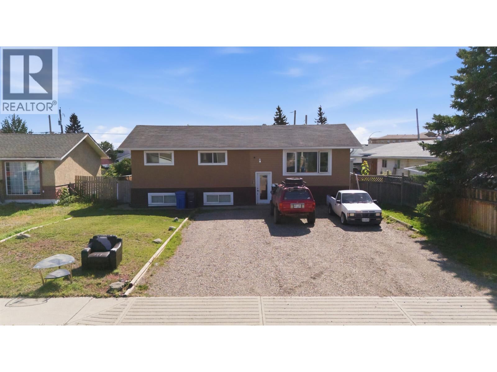 Photo de la propriété:  11115 102 Avenue  BC V1J 2G2 
