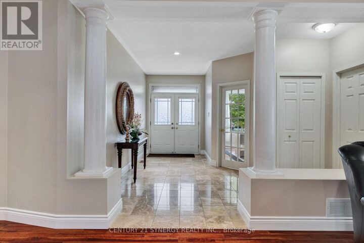 Photo de la propriété:  413 Muirland Avenue  ON K4A 5G4 