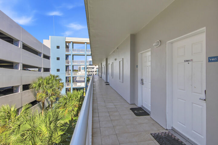 Property Photo:  1517 SE Miracle Strip Parkway 403  FL 32548 