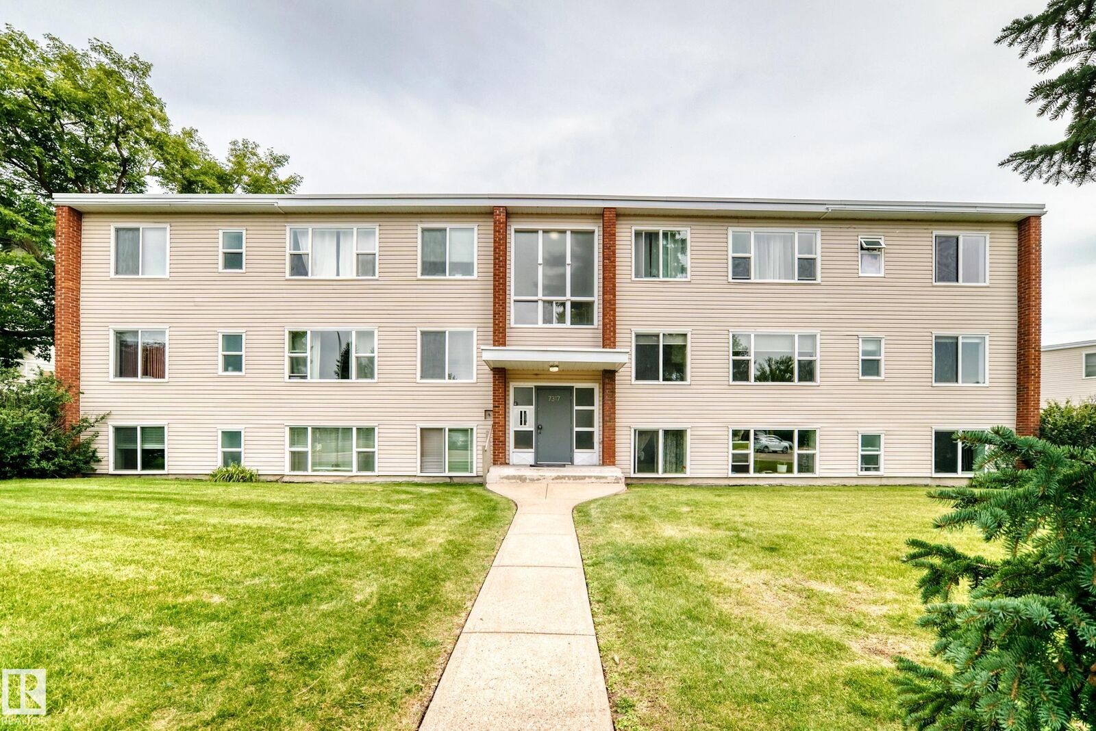 Property Photo:  7317 118 Street NW 8  AB T6G 1S5 