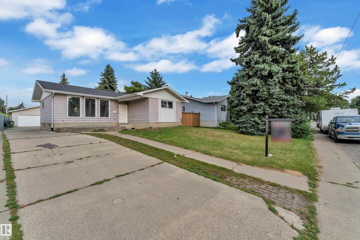 Property Photo:  3111 67 Street NW  AB T6K 1M1 