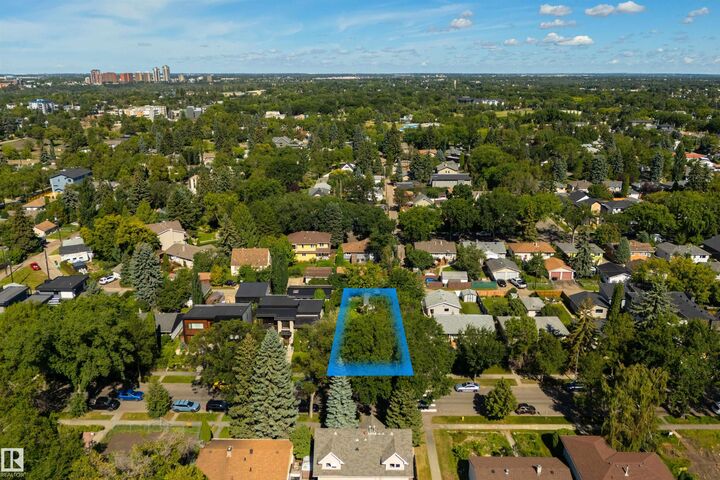 Property Photo:  7950 91 Avenue NW  AB T6C 1R1 