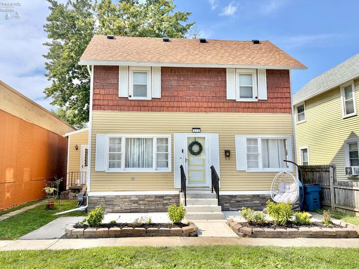 Property Photo:  410 N Wood Street  OH 43420 