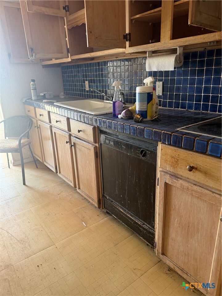 Property Photo: 415 SE Main Street TX 78160