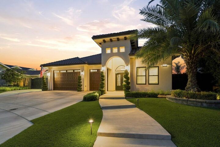 Property Photo:  2553 21st Avenue  CA 93631 