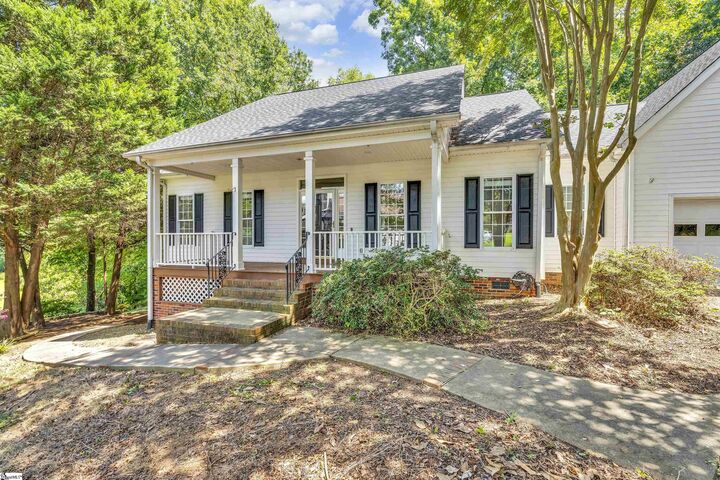 Property Photo: 416 Beckenham Lane SC 29609