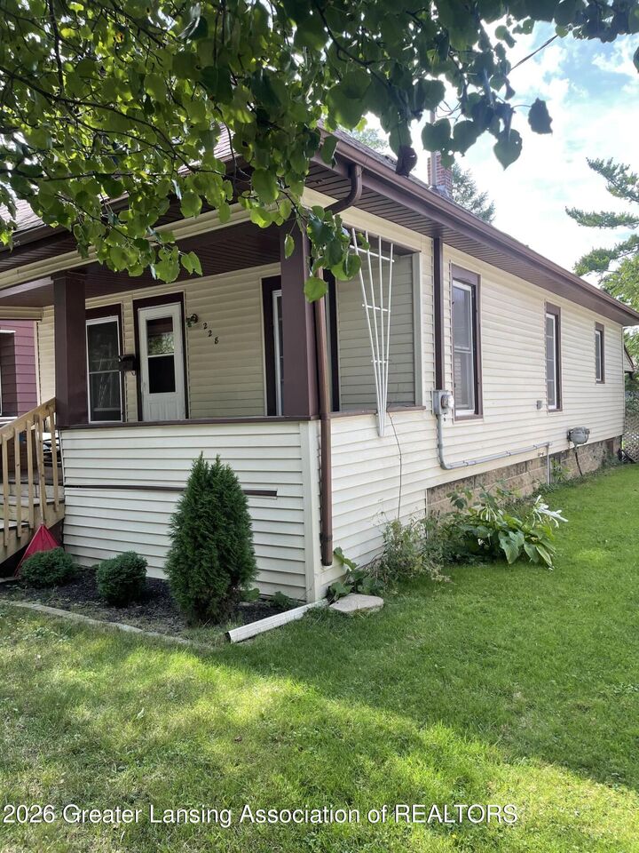 Property Photo:  228 S Clemens Avenue  MI 48912 