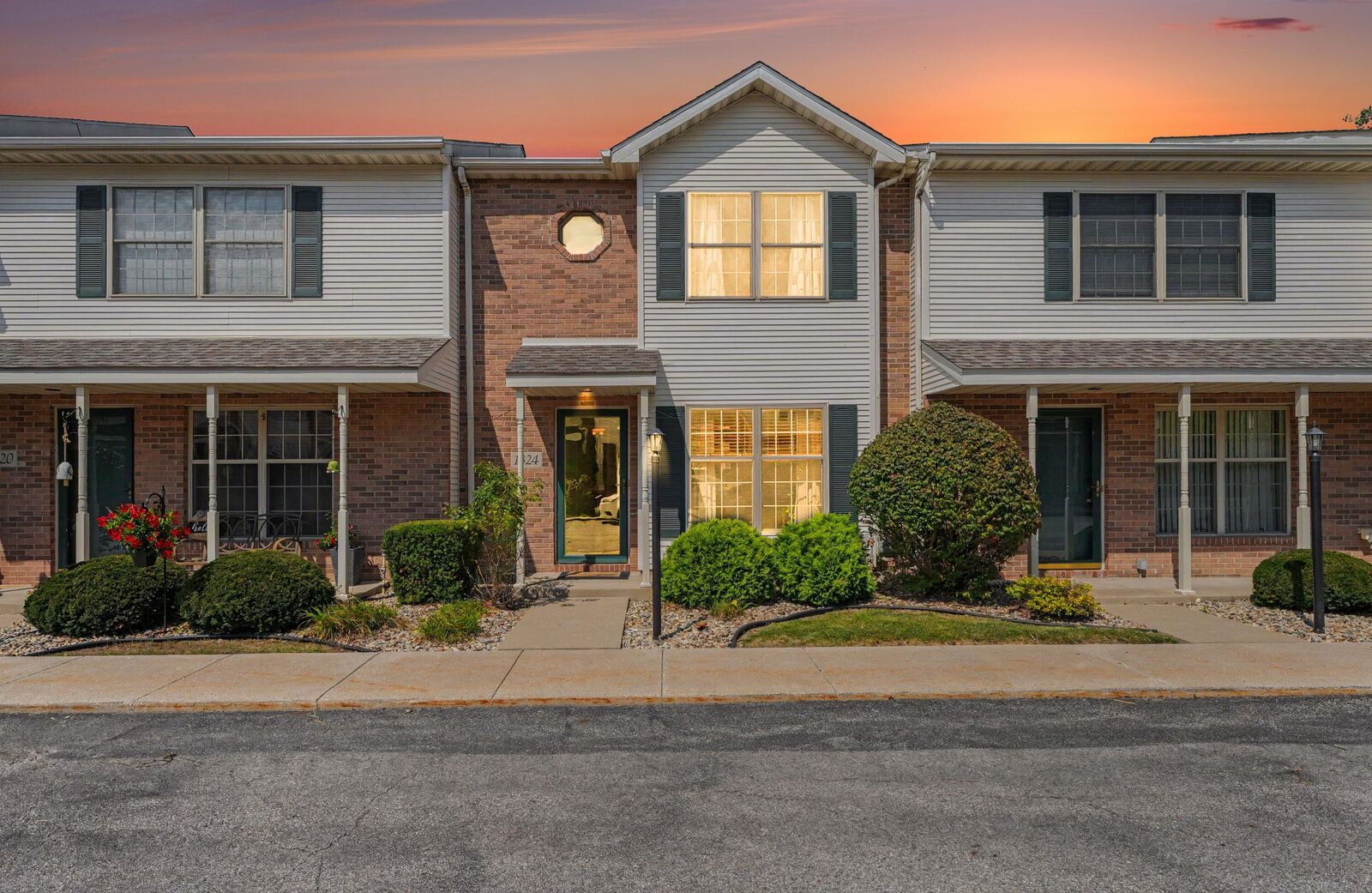 Property Photo:  1824 Cottonwood Court  IN 46307 