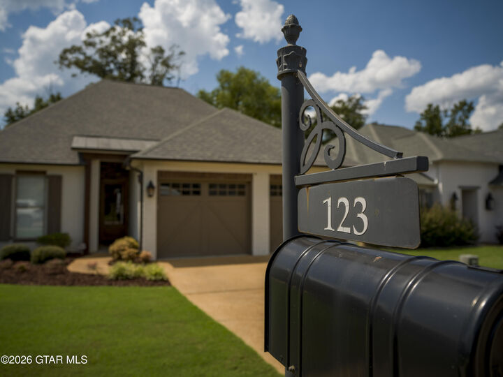 Property Photo:  123 McCabe Drive  MS 39759 
