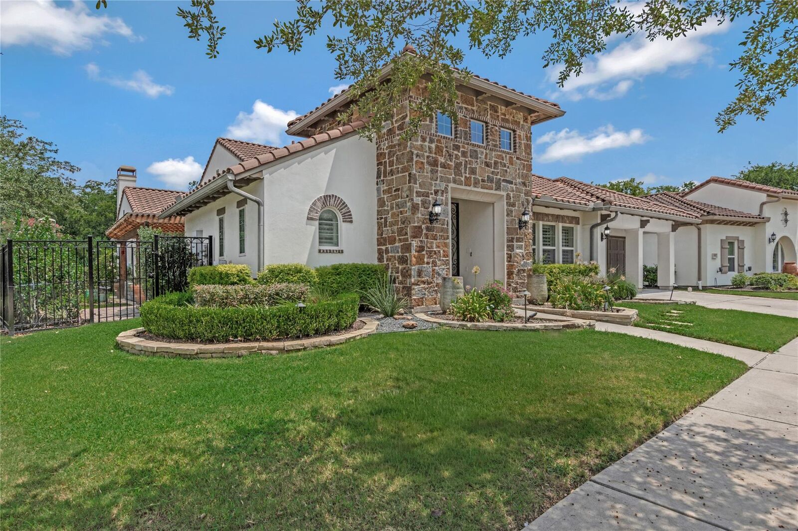 Property Photo: 3850 Sundance Hill Lane TX 77479