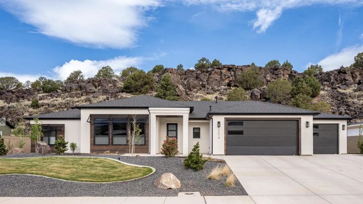 Property Photo: 1950 S Hidden Canyon Rd UT 84720