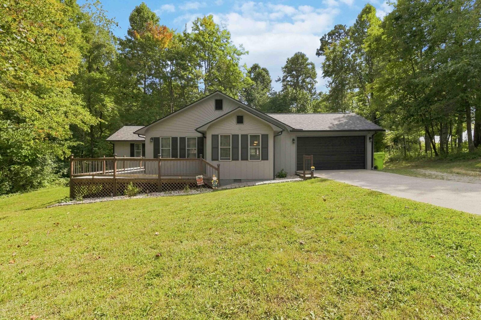 Property Photo:  1207 Yorkshire Estates Road  KY 40744 