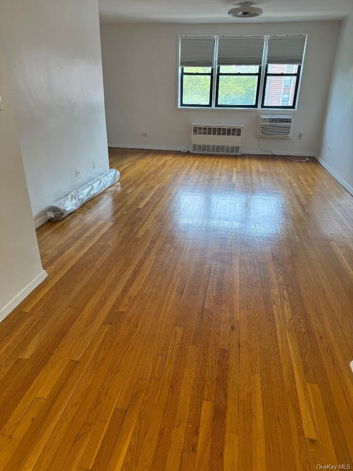 Property Photo:  84-10 153rd Avenue 4H  NY 11414 