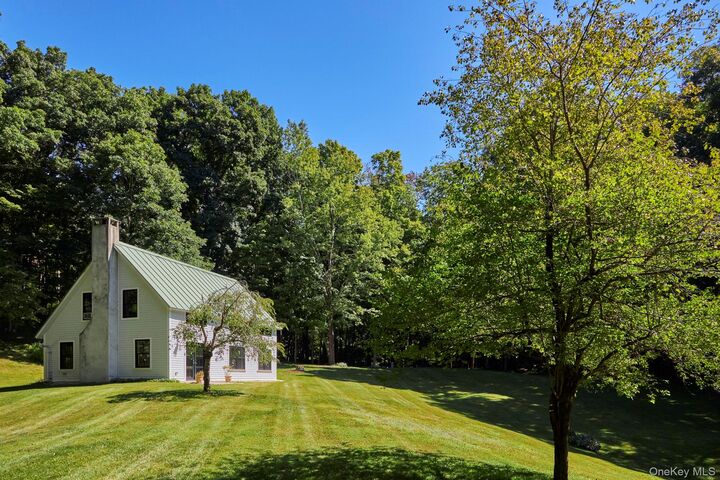 Property Photo:  8 Old North Anson Way  NY 12581 