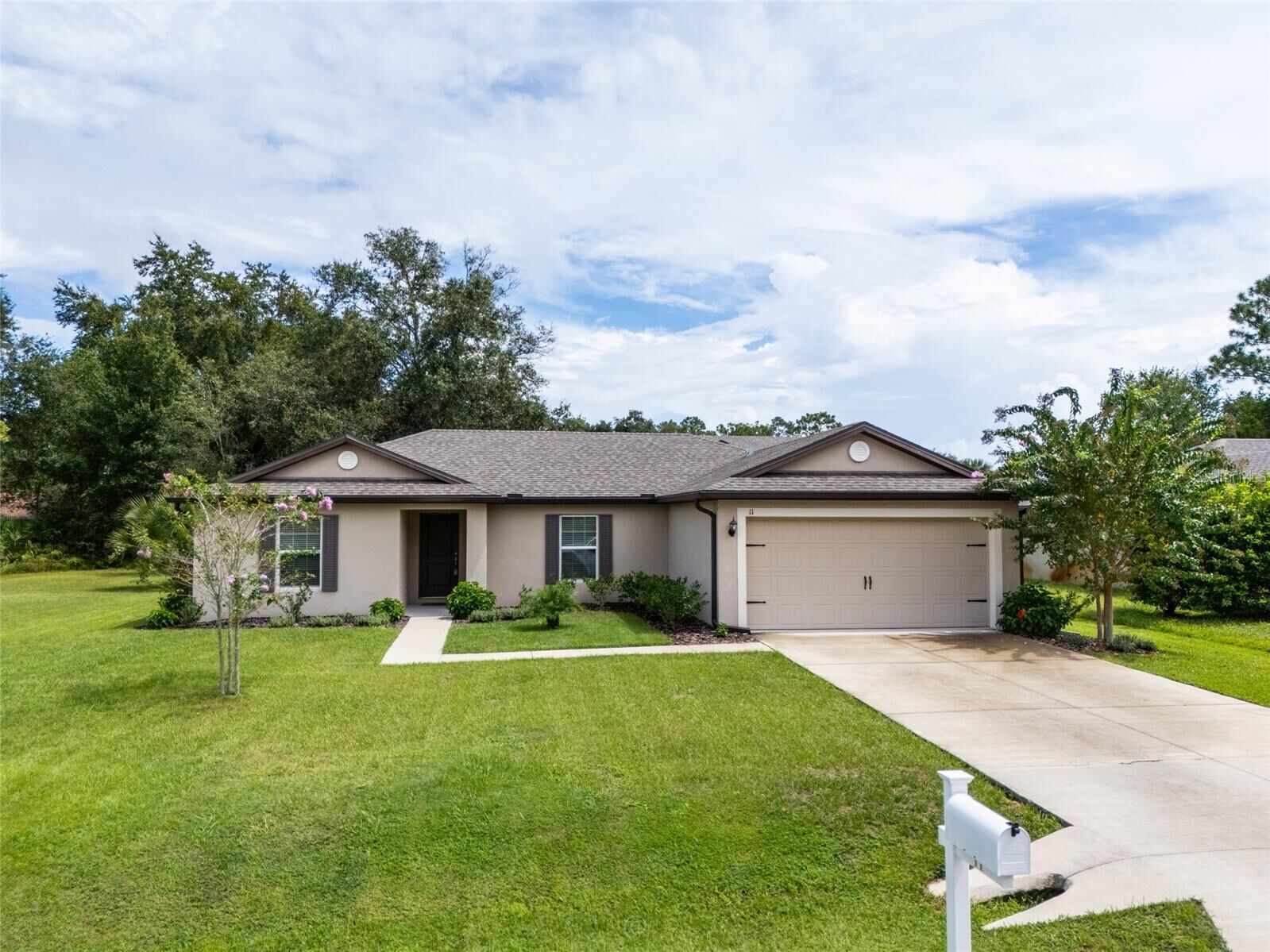 Property Photo: 11 Prosperity Lane FL 32164