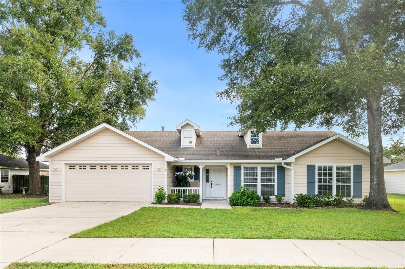 Property Photo:  25184 NW 9th Road  FL 32669 