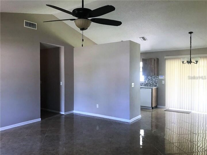 Property Photo:  1001 Johnson Loop  FL 33563 