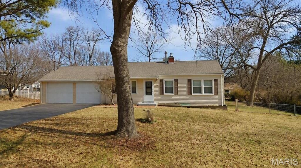 Property Photo: 232 Newton Place MO 63021