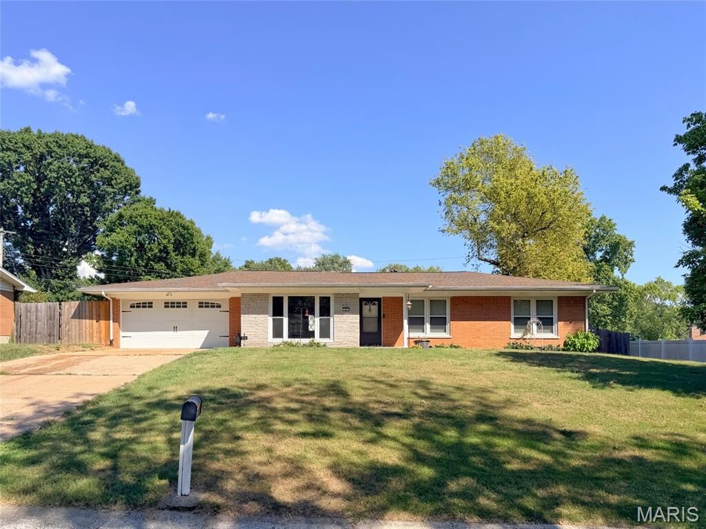 Property Photo:  50 Cheshire Drive  IL 62223 