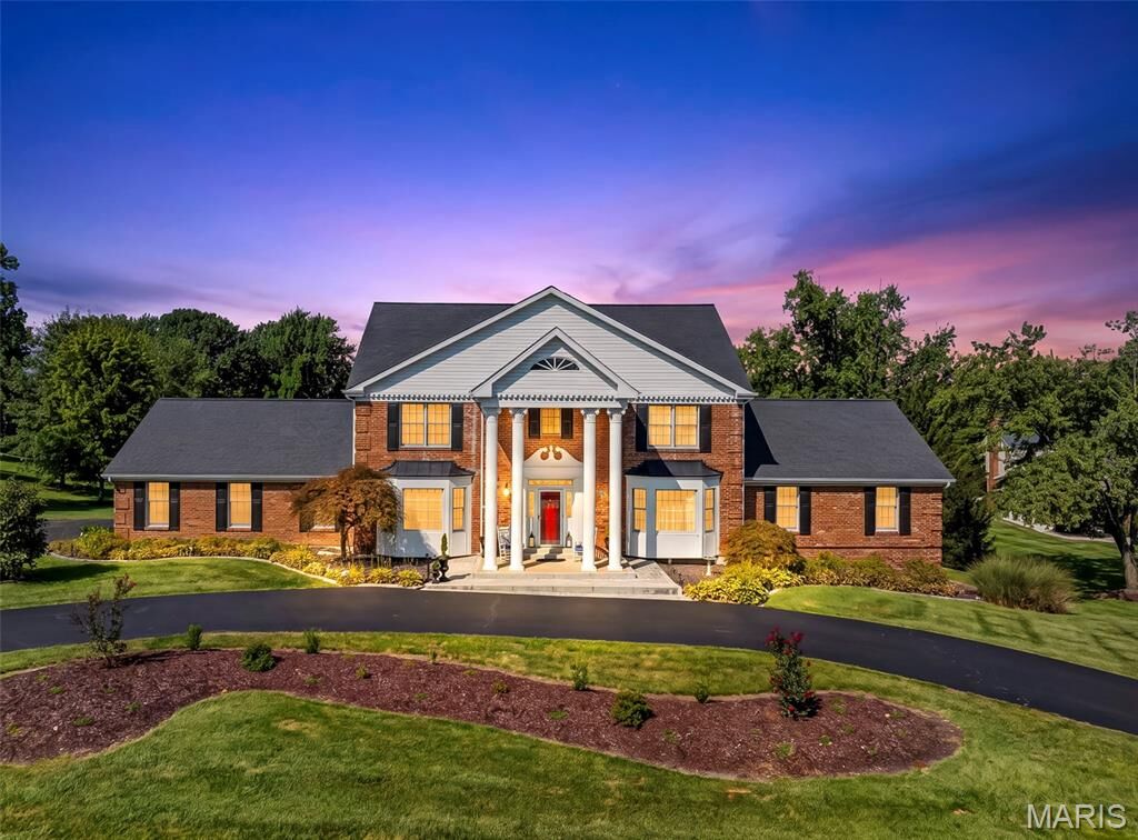 Property Photo: 924 Cabernet Drive MO 63017