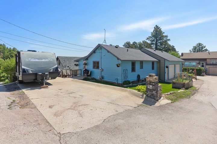 Property Photo: 416 Matthew Street SD 57754