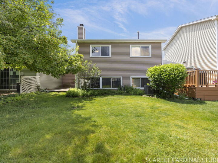 Property Photo: 376 Thorncliffe Drive IL 60139