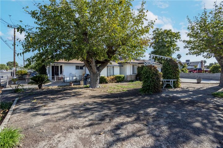 Property Photo:  701 Normandy  CA 93306 
