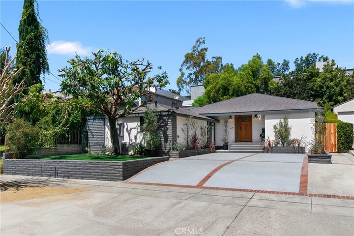 Property Photo:  2171 W 26th Place  CA 90018 