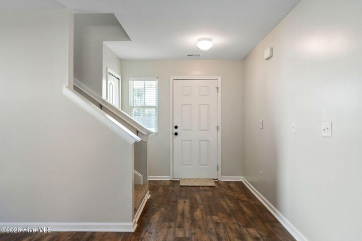 Property Photo: 1102 Farmhouse Lane NC 28546
