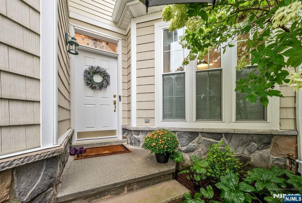 Property Photo:  4 Kingsley Evans Circle  NJ 07436 